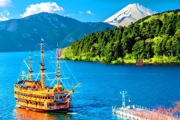 Owakudani Black Eggs, the Pirate Ship and the Fuji Peace Park