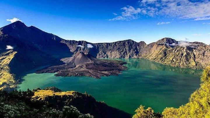 Mt Rinjani Trekking 2 Days 1 Night (Senaru Crater Rim)