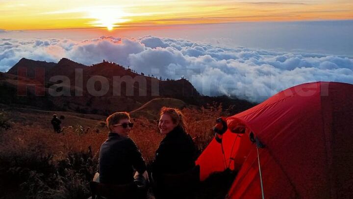 Mt Rinjani Trekking 2 Days 1 Night (Senaru Crater Rim)