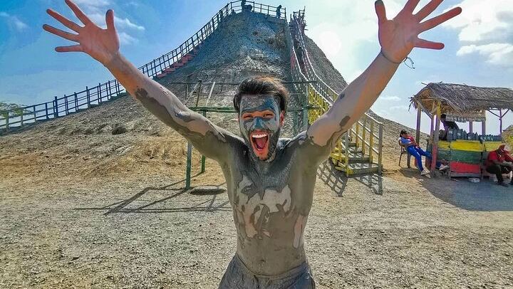 Mud Volcano Before the Crowds with Private Guide & local flavors
