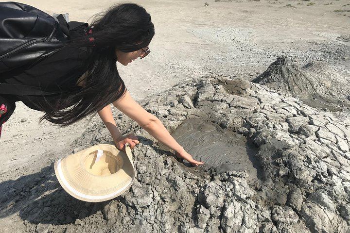 mud volcanoe