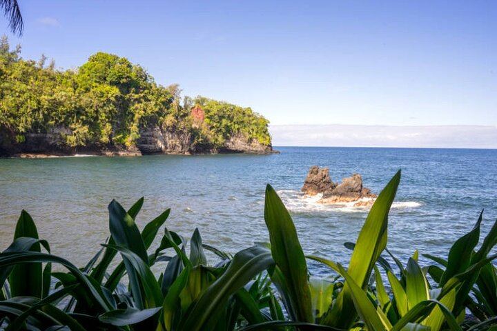 Onomea Bay on the Old Mamalahoa Highway scenic drive.