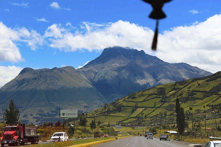 Otavalo Tour from Quito Visiting Cayambe, Indigenous Market