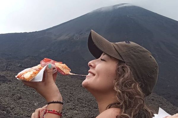 Pacaya Hike from Guatemala City with Pizza Baked Under Volcanic Rock