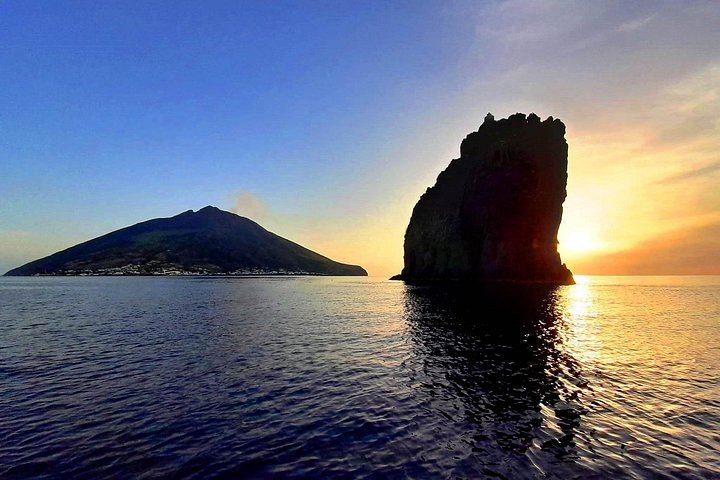 Panarea and Stromboli Boat Trip from Lipari, Sunset at Strombolicchio (6/11)
