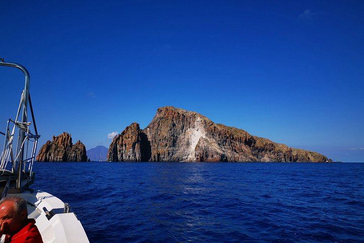Panarea and Stromboli Boat Trip from Lipari, Sunset at Strombolicchio (7/11)