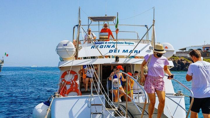 Panarea and Stromboli Boat Trip from Lipari, Sunset at Strombolicchio (4/11)