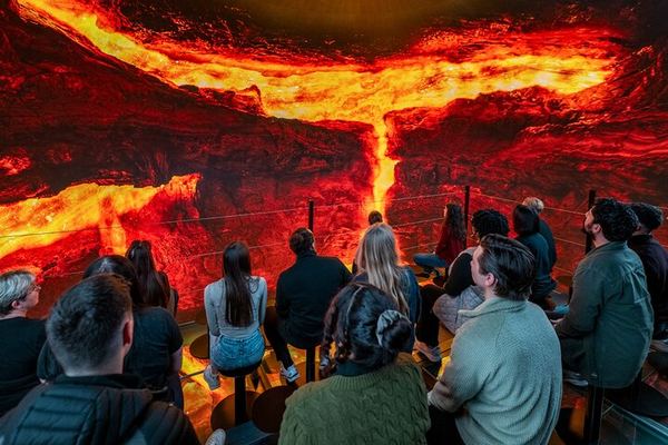 Perlan: an Indoor Ice Cave and Áróra in 8K