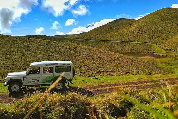 Pico by Jeep: Three Plateau Lagoons and an Earthquake Simulator