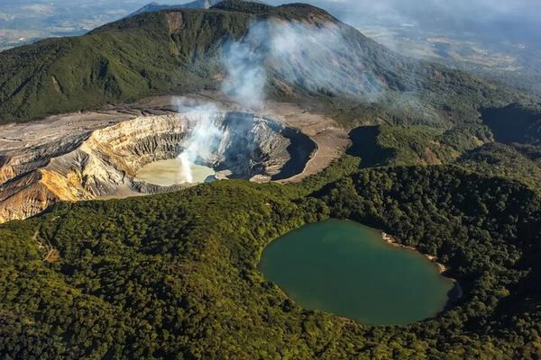 Doka Estate, Twenty Minutes at the Poás Crater, and La Paz Gardens