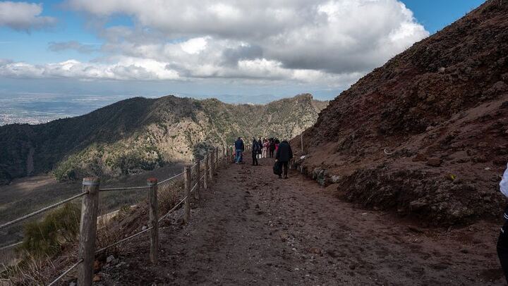 Pompeii and Vesuvius Full Guided Tour from Sorrento with Pizza
