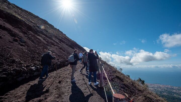Pompeii and Vesuvius Full Guided Tour From Naples with Pizza