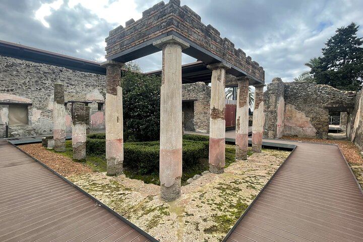 Pompeii and Vesuvius Small Group Tour from Sorrento