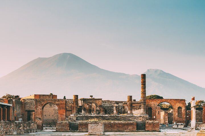 Pompeii from Rome with Optional Mt. Vesuvius & Pizza Lunch