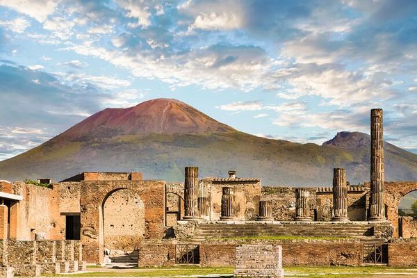 Pompeii from Rome with City Wonders: Vesuvius Crater or a Geologist's Walk