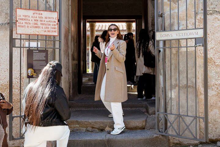 Pompeii Guided Tour & Horse Riding on Vesuvius with Lunch