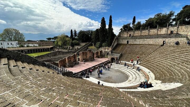 Pompeii & Mount Vesuvius Tour with Guided Visit, Tickets & Lunch