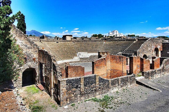 Pompeii & Mount Vesuvius Tour with Guided Visit, Tickets & Lunch