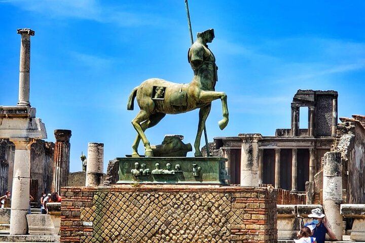 Pompeii & Mount Vesuvius Tour with Guided Visit, Tickets & Lunch