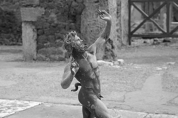 Pompeii and Vesuvius Small Group Tour from Sorrento