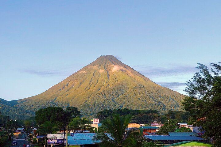Premium Adventure from San Jose Arenal Volcano Waterfall and Thermal