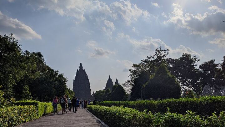 Private Borobudur Heritage Tour – Merapi Jeep & Prambanan Temple
