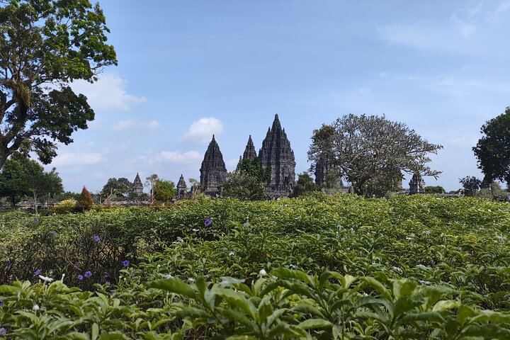 Private Borobudur Heritage Tour – Merapi Jeep & Prambanan Temple