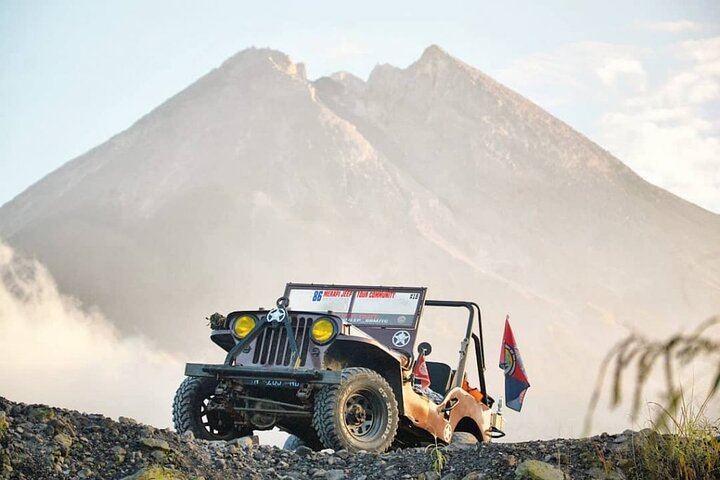 Private Borobudur Heritage Tour – Merapi Jeep & Prambanan Temple