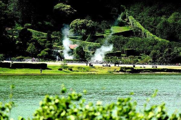 Furnas by 4x4: the Cozido Pits, Terra Nostra and Gorreana Tea
