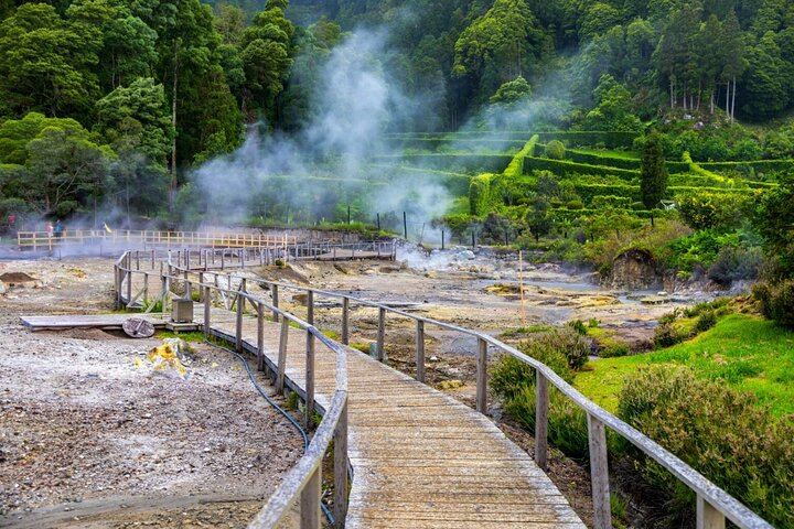 Private Guided Tour to Furnas and thermal baths.