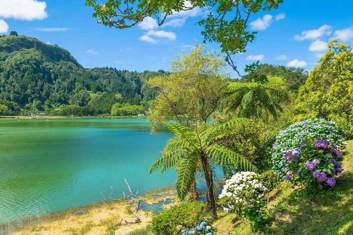 Private Guided Tour to Furnas and thermal baths.