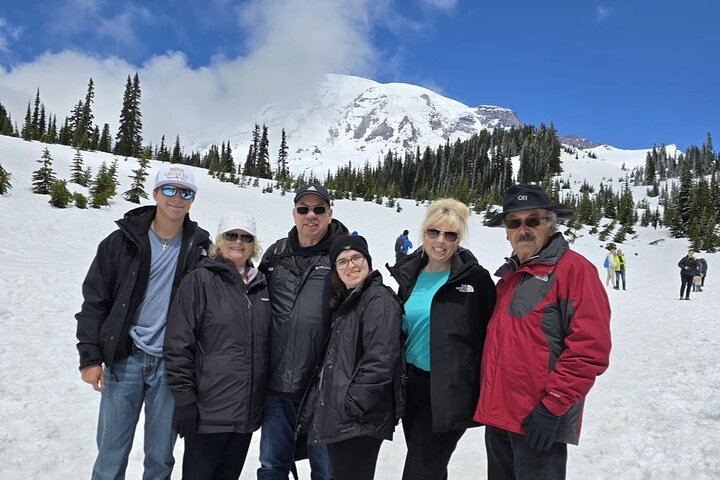 Private Mount Rainier Full Day Chauffeur Experience
