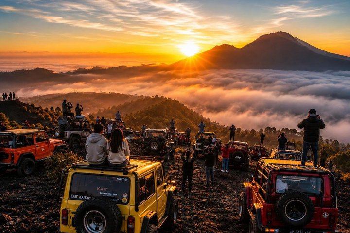 Private Mt. Batur Sunrise Jeep & Black Lava Adventure & Breakfast