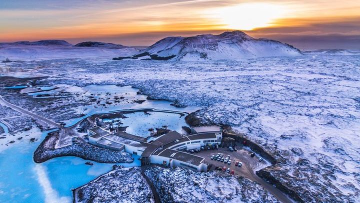 Private Reykjavik Helicopter Flight: Reykjanes Peninsula and Volcanic Landscapes