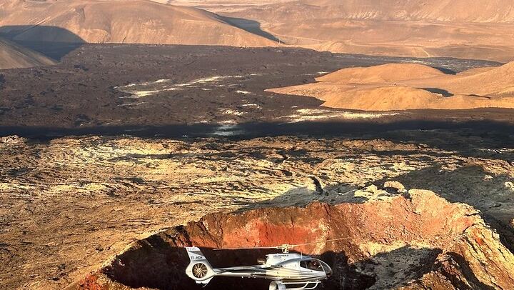 Private Reykjavik Helicopter Flight: Reykjanes Peninsula and Volcanic Landscapes