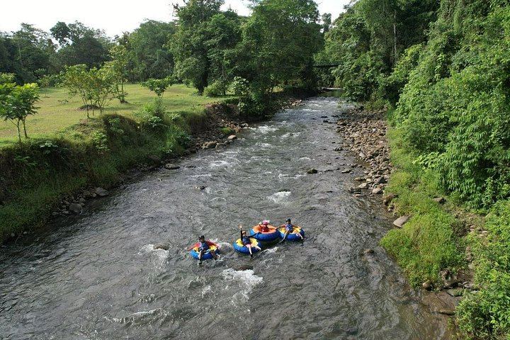 Private River Tubing in La Fortuna, from the Pink Hostel (1/5)