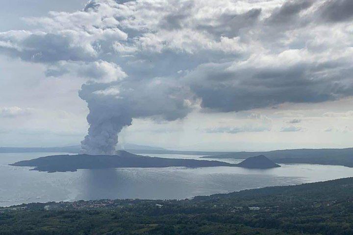 Private Tour: Tagaytay Taal Volcano View | Pagsanjan Falls (2in1)