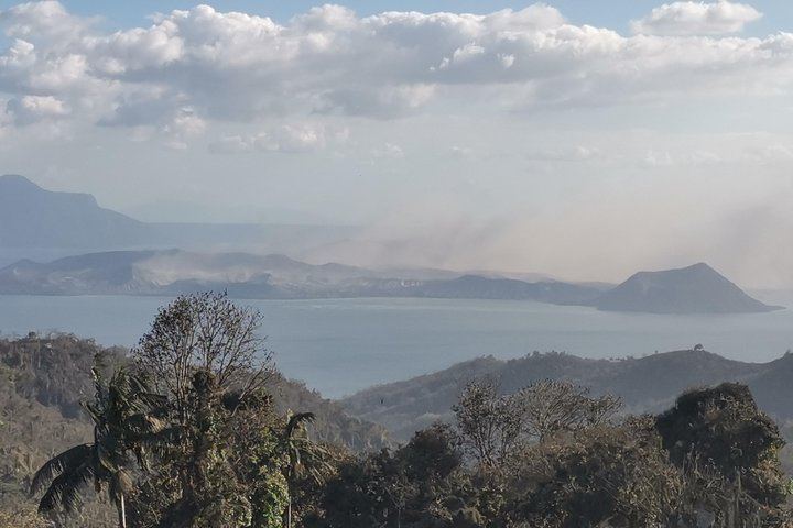 Private Tour: Tagaytay Taal Volcano View | Pagsanjan Falls (2in1)