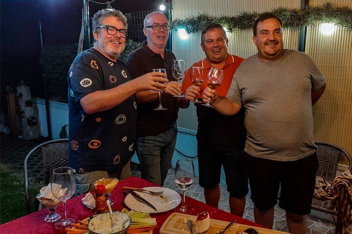 Prost!... Cheers!... Tchin Tchin!... Saúde!...