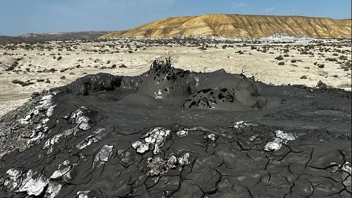 Qobustan - Absheron, Mud Volcanoes, Ateshgah, Yanardag Day Tour