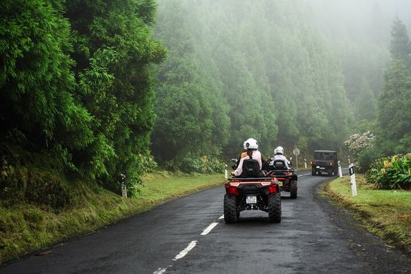 By Buggy to the Sete Cidades Crater and the Abandoned Hotel
