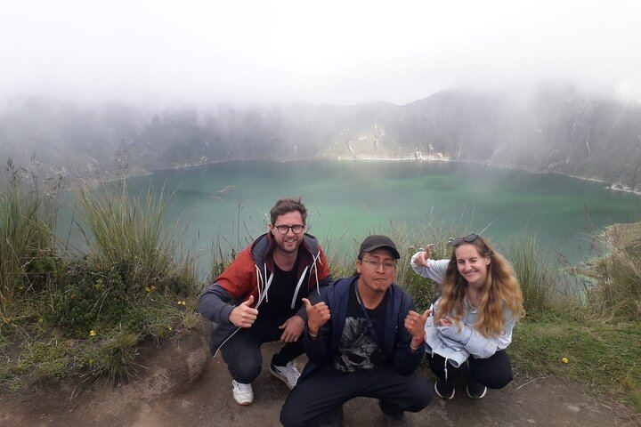 Quilotoa Lagoon and Volcanoes Avenue Day Trip with Entrances