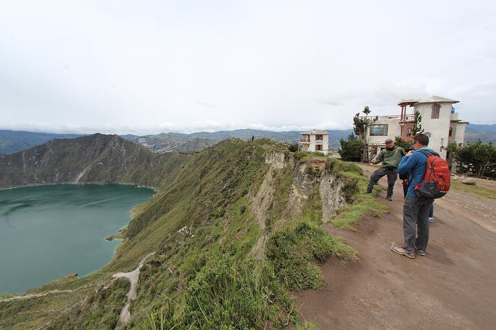 Quilotoa Lagoon and Volcanoes Avenue Day Trip with Entrances