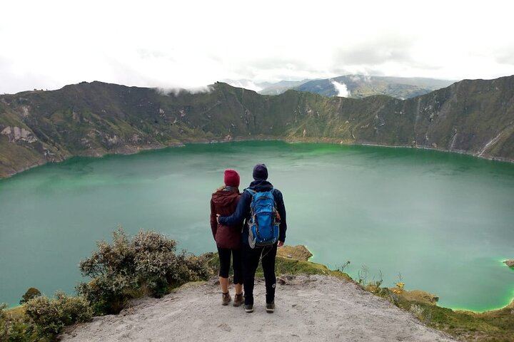 Quilotoa Lagoon and Volcanoes Avenue Day Trip with Entrances