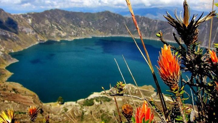 Quilotoa Lagoon - Quilotoa