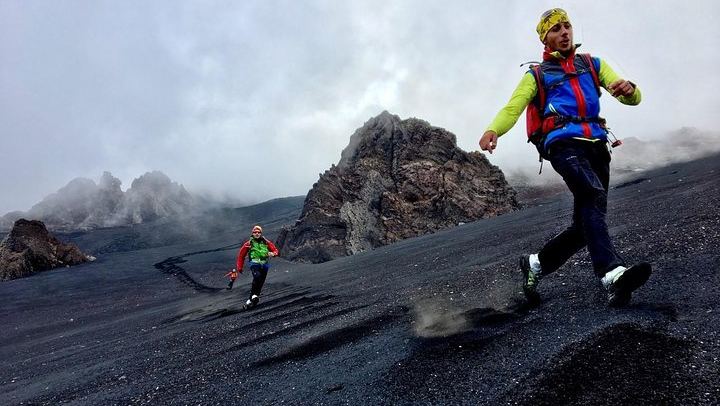 Race on the volcanic sand in Valle del Bove (east slope)