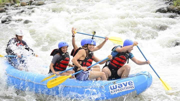 Rafting Class II-III and Zipline Tour from La Fortuna and Arenal