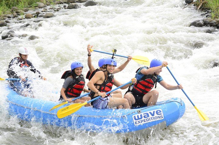 Rafting Class II-III and Zipline Tour from La Fortuna and Arenal