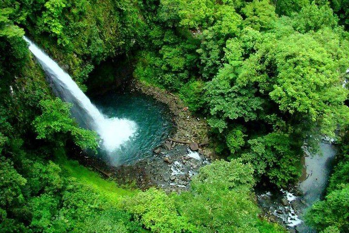 Rafting Class II-III and Zipline Tour from La Fortuna and Arenal
