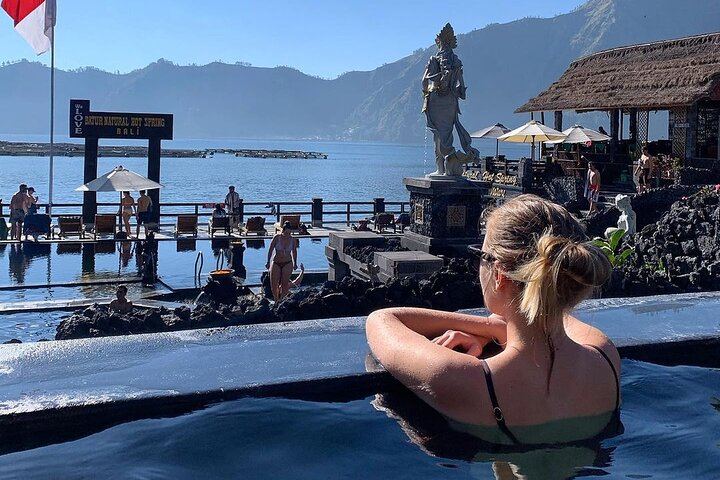 Relaxing at hot spring and enjoy lake view